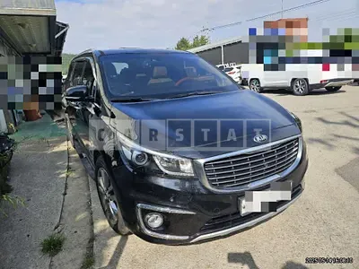 Photo 1 of 9: 2015 Kia Carnivals — Korean insurance auction
