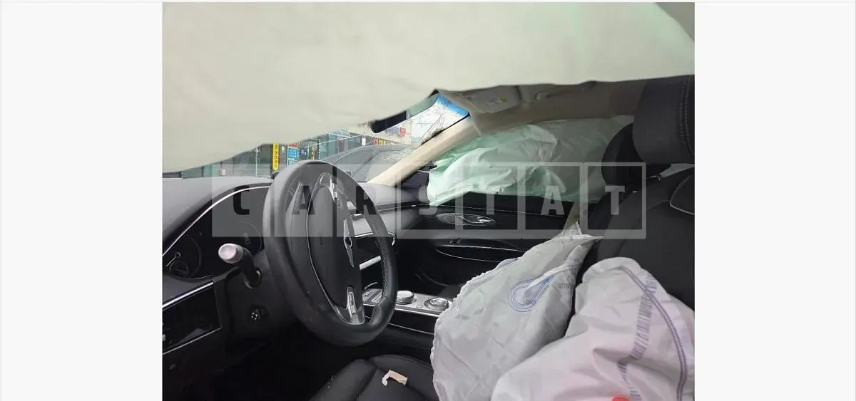 Photo 2 of 5: 2021 Genesis GV70 — Korean insurance auction
