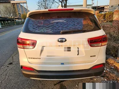 Photo 1 of 15: 2015 Kia Sorento 2.0 — Korean insurance auction