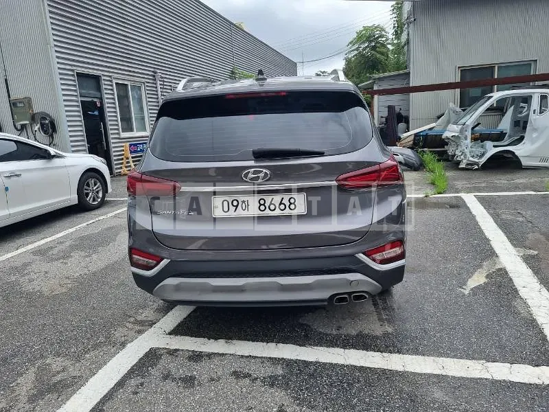Photo 2 of 15: 2020 Hyundai Santa Fe — Korean insurance auction