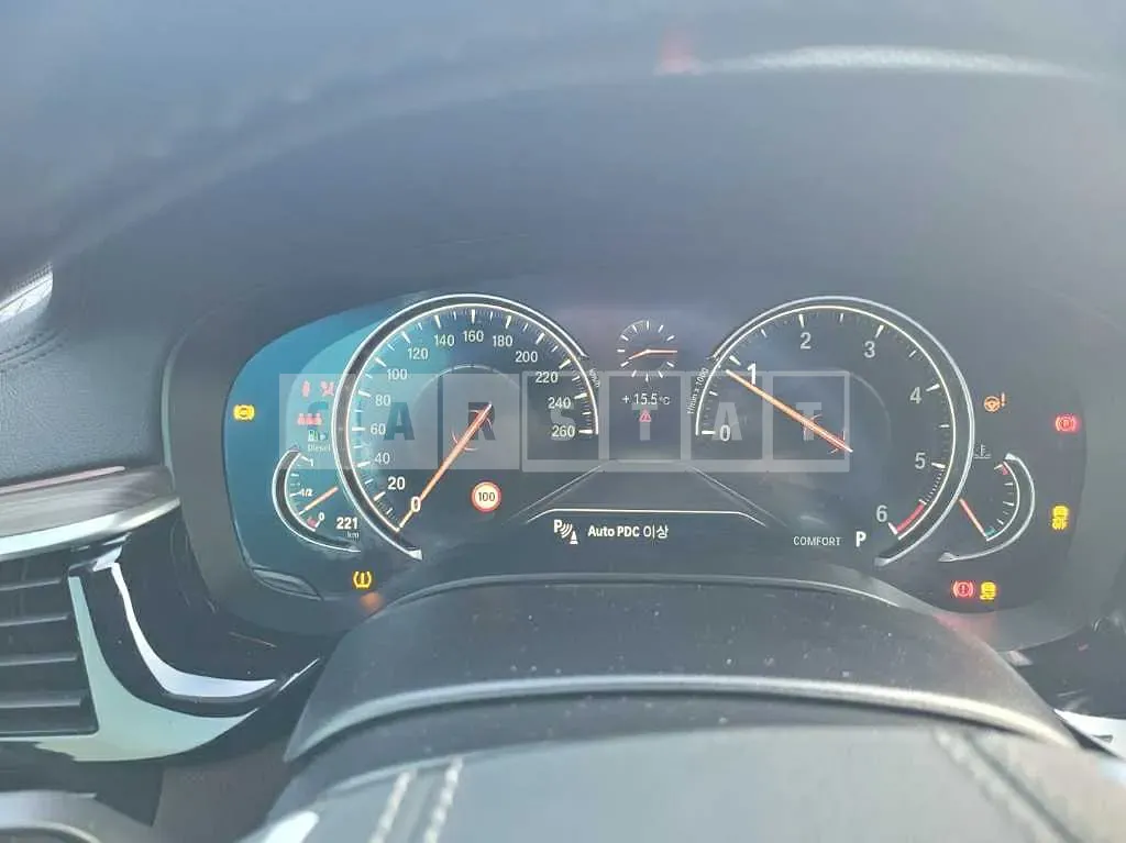 Photo 2 of 23: 2018 BMW 520d xDrive, VIN WBAJC5108JG859995 — Korean insurance auction