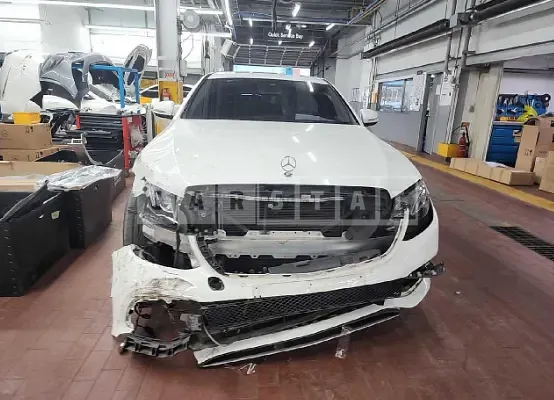 Photo 2 of 37: 2019 Mercedes-Benz E220d 4Matic, VIN WDDZF0FB5KA526755 — Korean insurance auction