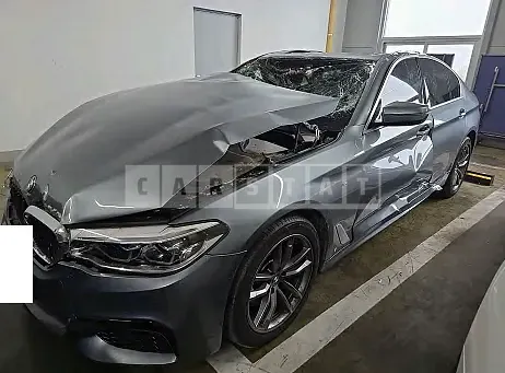 Photo 2 of 13: 2018 BMW 530i — Korean insurance auction