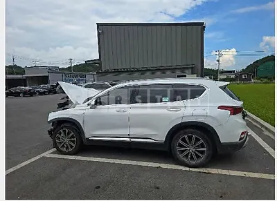 Photo 1 of 33: 2018 Hyundai Santa Fe TM 4WD — Korean insurance auction