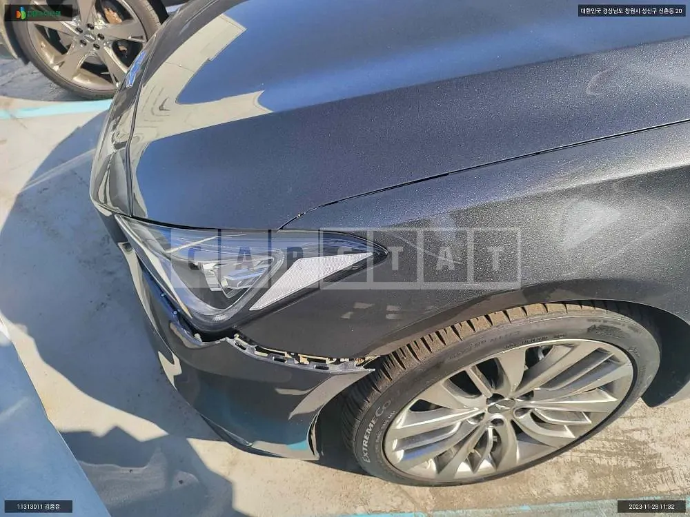 Photo 2 of 14: 2018 Hyundai Genesis /G80, VIN KMHGM41DBJU293502 — Korean insurance auction