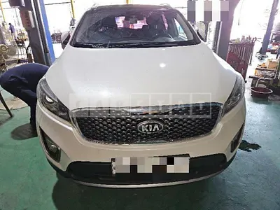 Photo 1 of 28: 2015 Kia Sorento 2.0 — Korean insurance auction