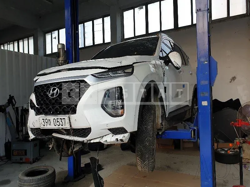 Photo 2 of 15: 2019 Hyundai Santa Fe, VIN KMHS281BDKU127718 — Korean insurance auction