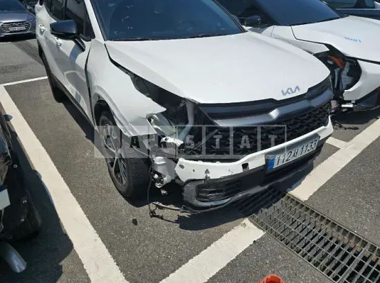 Photo 2 of 24: 2022 Kia Sportage — Korean insurance auction