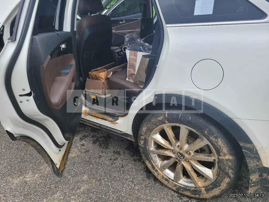 Photo 2 of 13: 2017 Kia Sorento 2.0, VIN KNAPH81ABHA300116 — Korean insurance auction