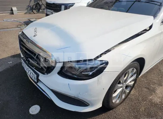 Photo 2 of 21: 2017 Mercedes-Benz E220d — Korean insurance auction
