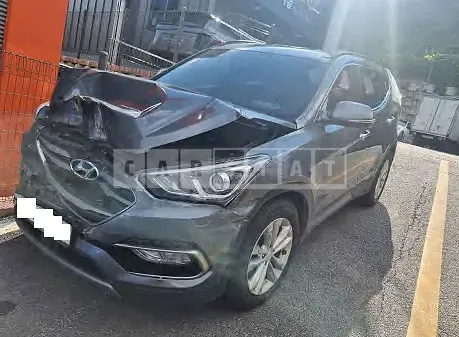 Photo 2 of 13: 2018 Hyundai Santa Fe, VIN KMHSW81UBJU820802 — Korean insurance auction