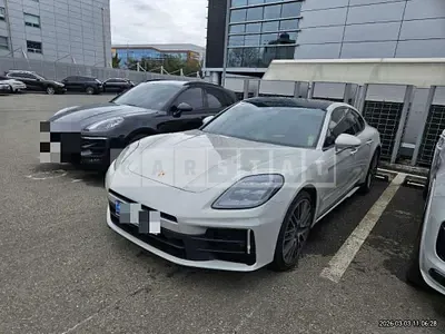 2024 Porsche Panamera 4