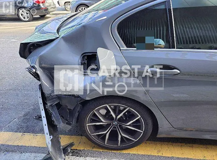 Photo 2 of 13: 2021 BMW 530i xDrive — Korean insurance auction