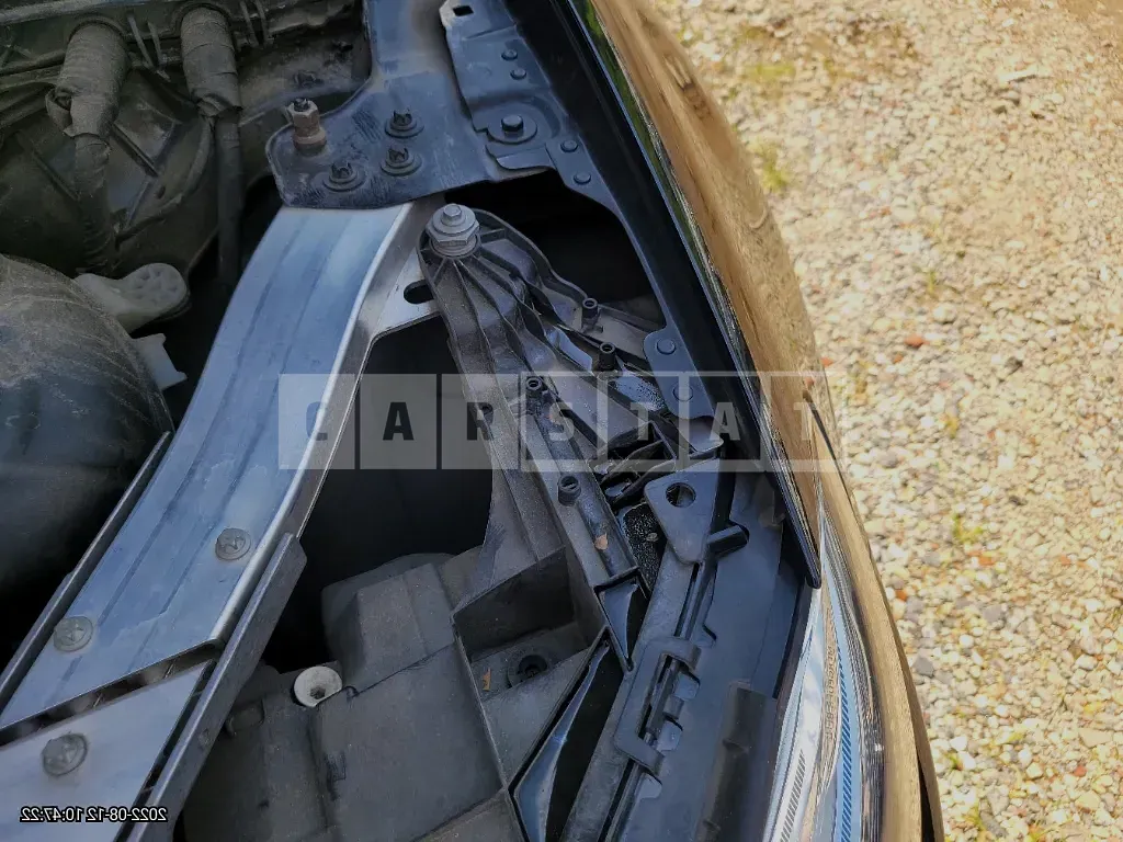 Photo 2 of 9: 2017 Mercedes-Benz E 300, VIN WDDZF4JB3HA056796 — Korean insurance auction