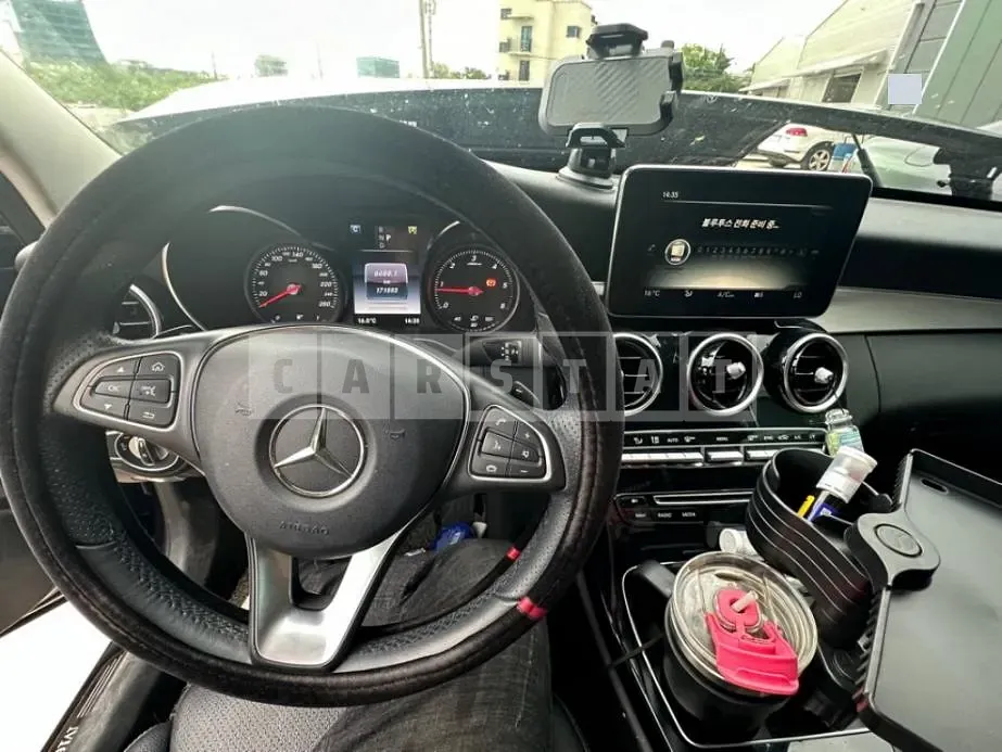 Photo 2 of 22: 2017 Mercedes-Benz C220 d 4Matic — Korean insurance auction