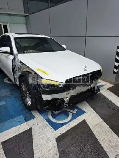 Photo 1 of 25: 2022 Mercedes-Benz E250 — Korean insurance auction