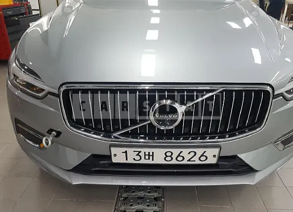 Photo 2 of 7: 2019 Volvo XC60 D5, VIN YV1UZ68TCK1348046 — Korean insurance auction