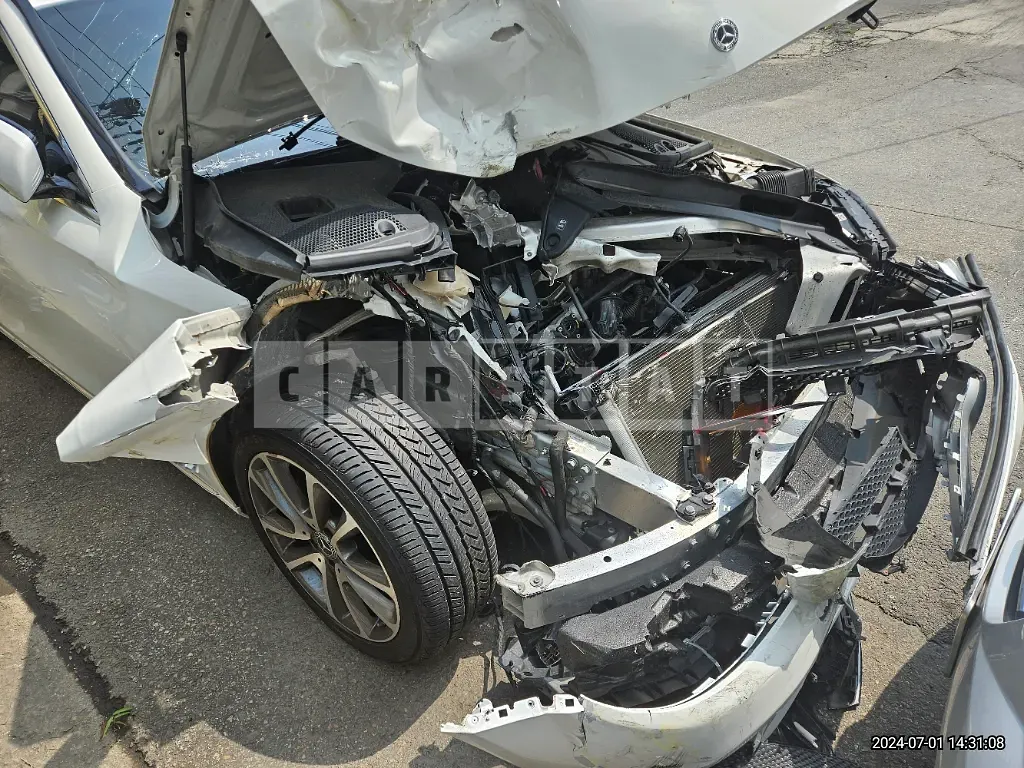 Photo 2 of 49: 2019 Mercedes-Benz E 300 4Matic — Korean insurance auction