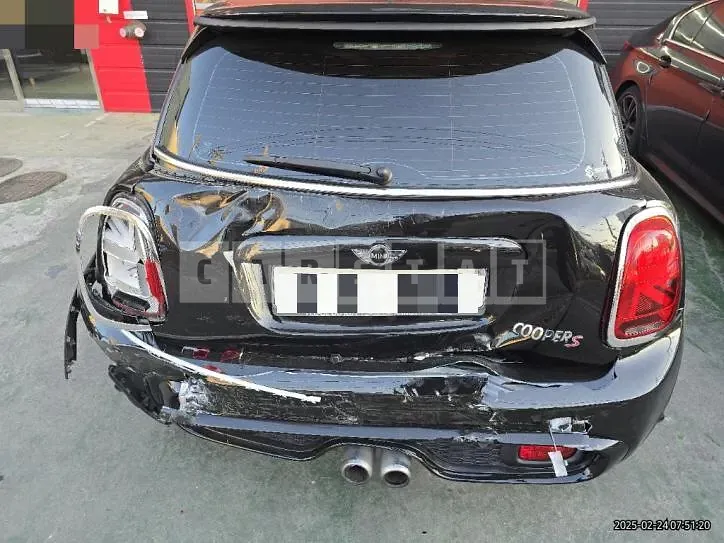 Photo 2 of 36: 2018 MINI Cooper S — Korean insurance auction