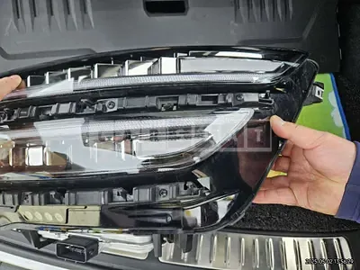 Photo 1 of 3: 2024 Genesis (parts) GV70 Headlamp — Korean insurance auction