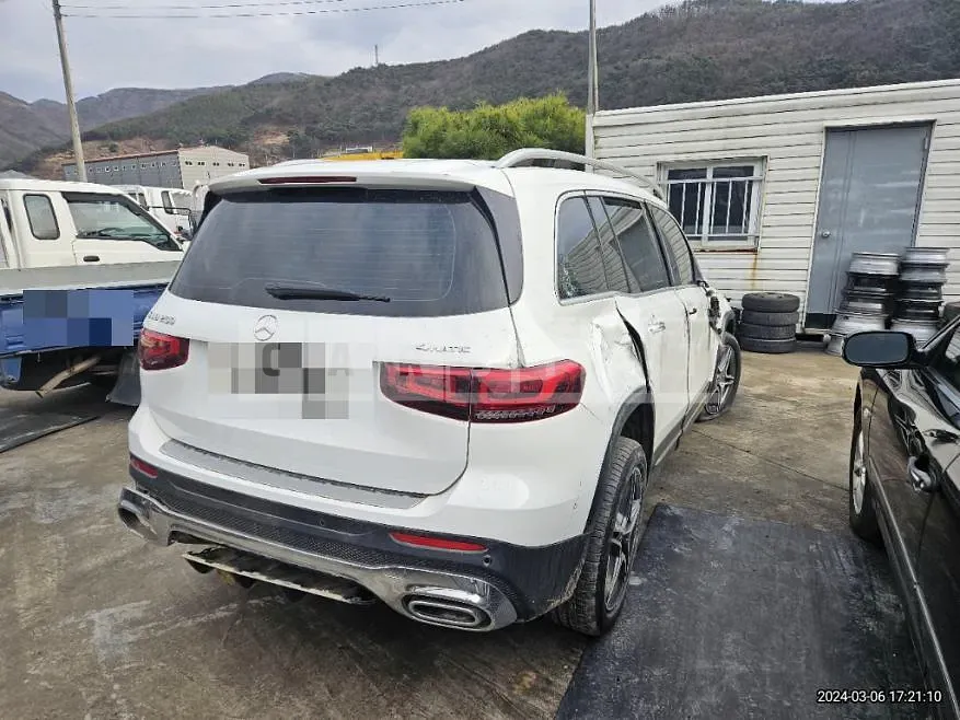 Photo 2 of 18: 2020 Mercedes-Benz GLB 250 4Matic, VIN W1N4M4HB5LW055640 — Korean insurance auction