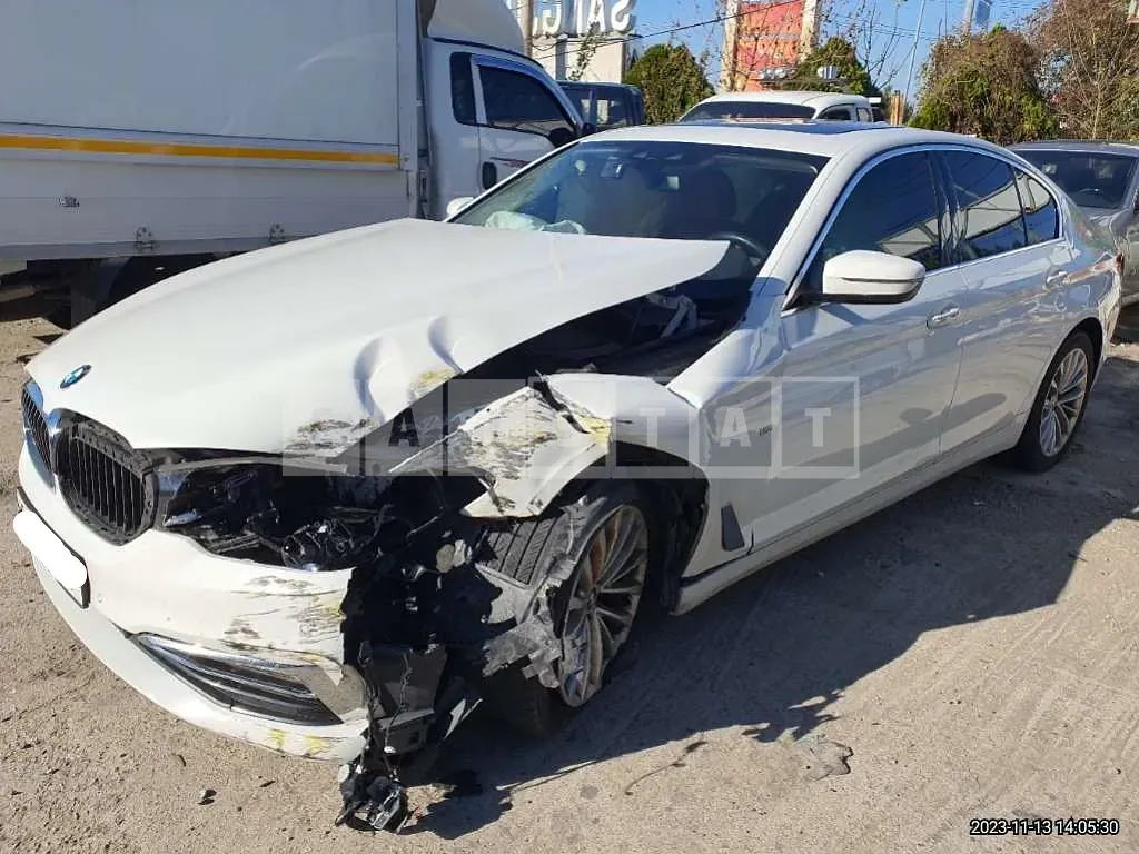 Photo 2 of 8: 2018 BMW 520d, VIN WBAJC3106JDA05774 — Korean insurance auction