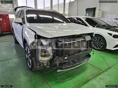 Photo 1 of 17: 2018 Hyundai Santa Fe, VIN KMHS381BBKU072042 — Korean insurance auction