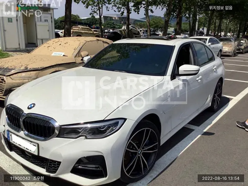 Photo 2 of 11: 2021 BMW 330e, VIN WBA5P7102MFL19716 — Korean insurance auction