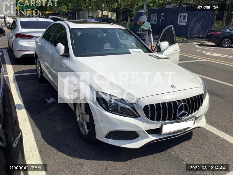 Photo 2 of 7: 2015 Mercedes-Benz C200 d, VIN WDDWF3HB8GF229071 — Korean insurance auction