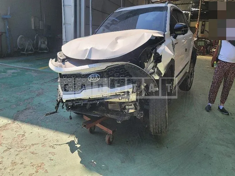 Photo 2 of 17: 2020 Kia Sorento 2.2 — Korean insurance auction