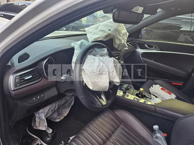 Photo 2 of 14: 2022 Genesis G70 — Korean insurance auction