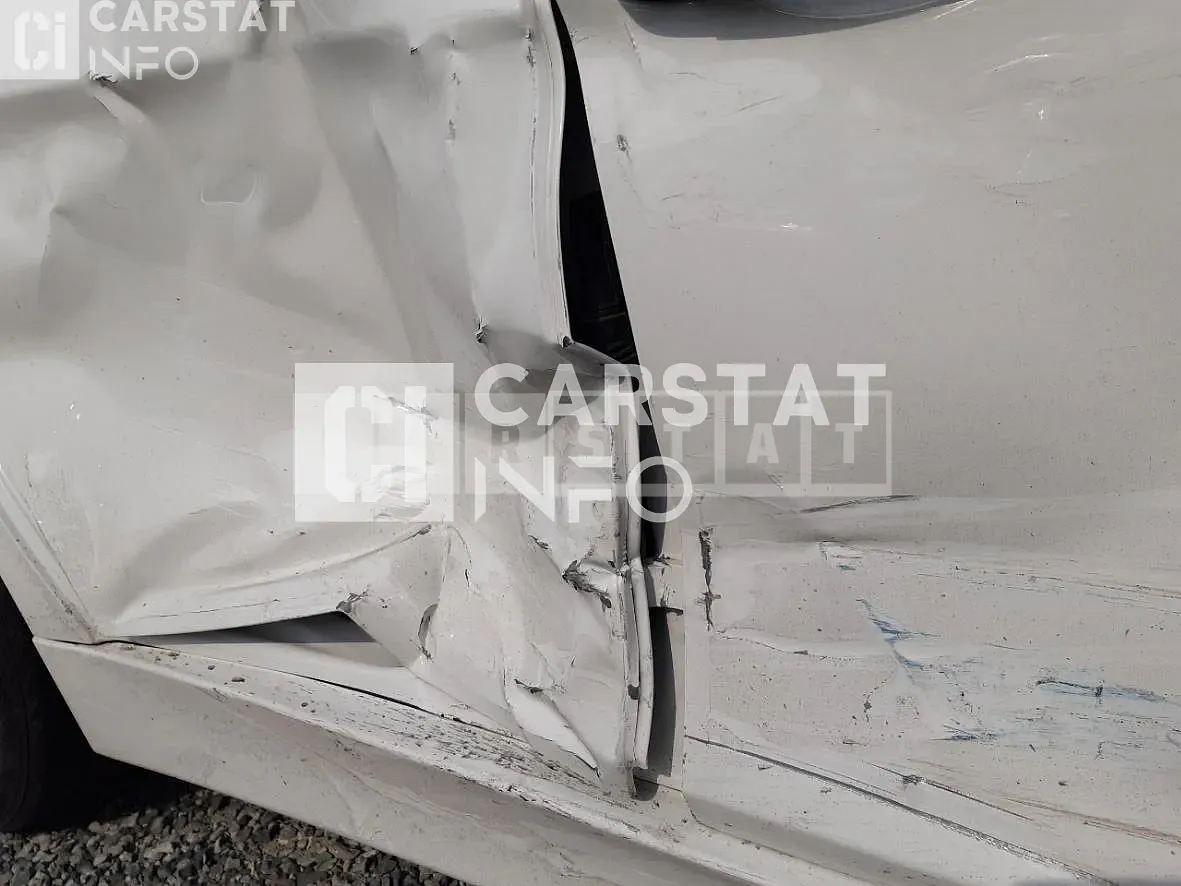 Photo 2 of 9: 2018 BMW 320d, VIN WBA8C5107JA075096 — Korean insurance auction