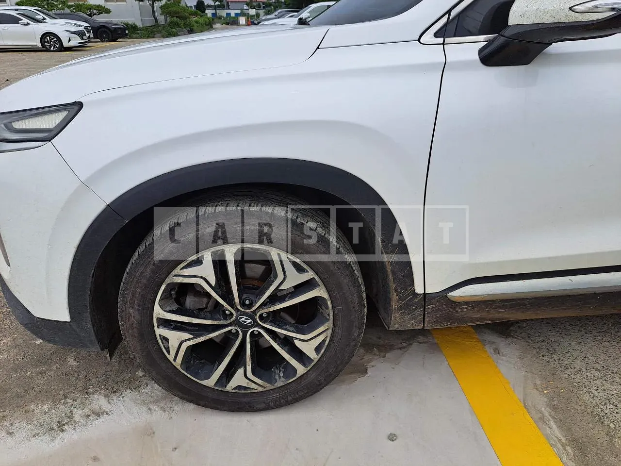 Photo 2 of 12: 2019 Hyundai Tucson, VIN KMHJ381ABKU017206 — Korean insurance auction