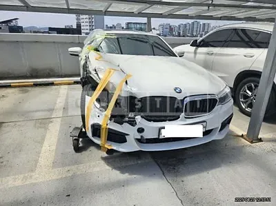 Photo 1 of 10: 2020 BMW 520d — Korean insurance auction