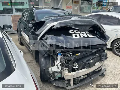 Photo 1 of 18: 2019 Hyundai Kona Electric, VIN KMHK281GFKU031335 — Korean insurance auction