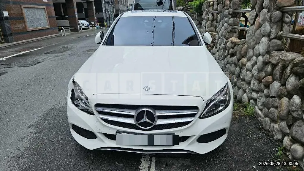 Photo 2 of 22: 2016 Mercedes-Benz C220 d 4Matic — Korean insurance auction
