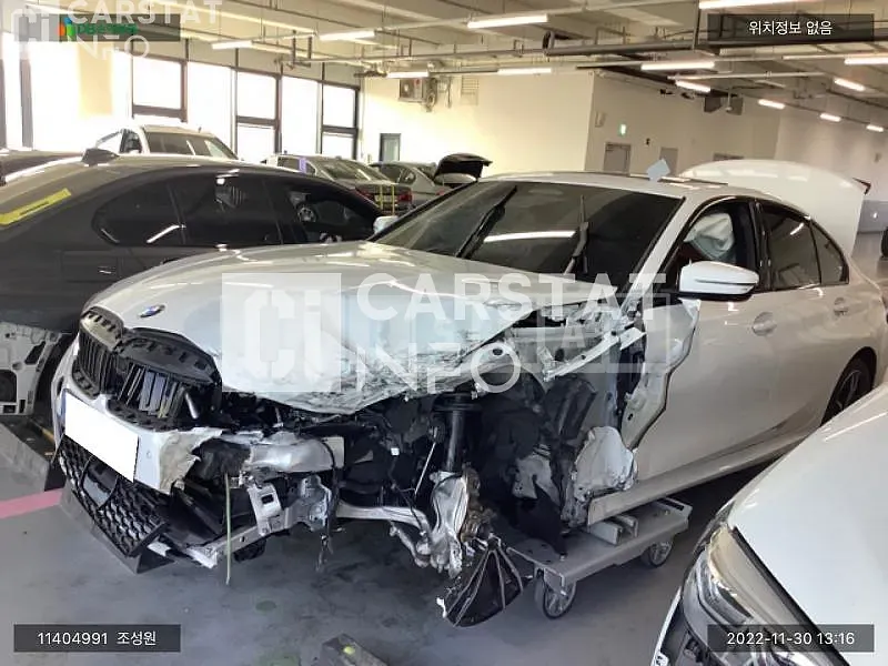 Photo 2 of 11: 2022 BMW 320i, VIN WBA5X5109NFM98777 — Korean insurance auction