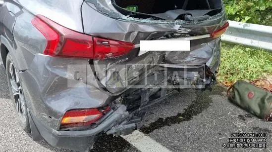 Photo 2 of 9: 2019 Hyundai Santa Fe — Korean insurance auction