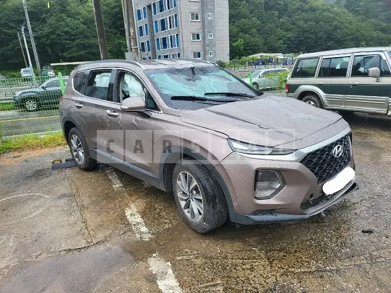 Photo 2 of 7: 2019 Hyundai Santa Fe, VIN KMHS281BBKU000661 — Korean insurance auction