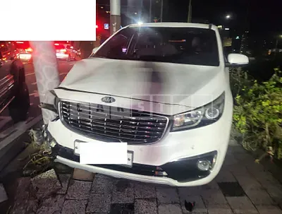 Photo 1 of 8: 2018 Kia Carnival — Korean insurance auction