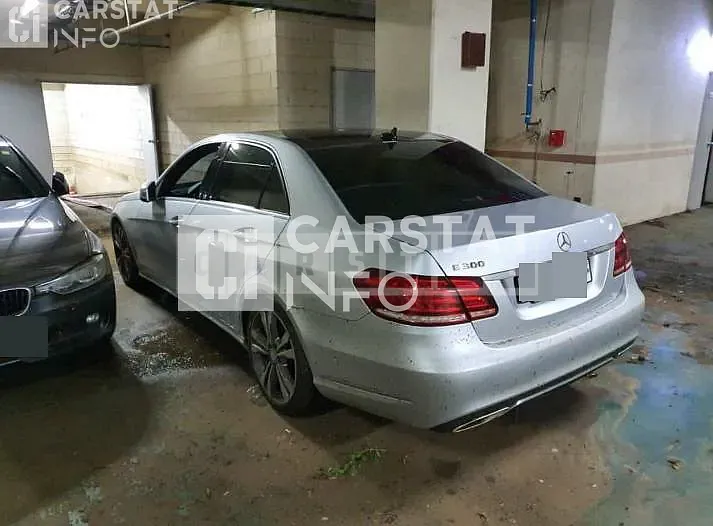Photo 2 of 3: 2014 Mercedes-Benz Sandsbenz E300 — Korean insurance auction