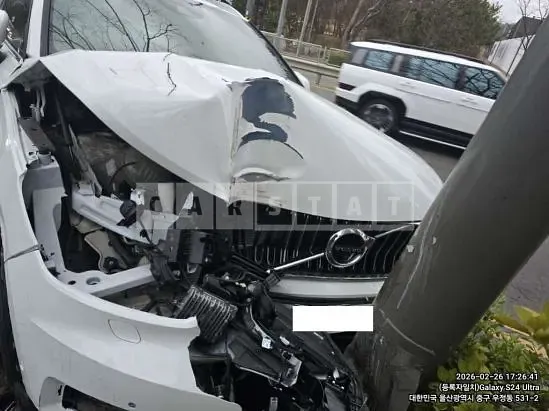 Photo 2 of 5: 2020 Volvo XC40T4 AWD — Korean insurance auction