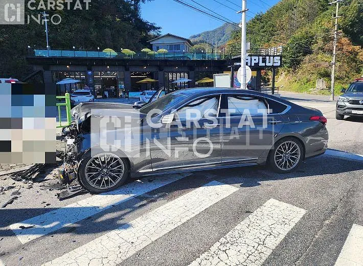 Photo 2 of 5: 2017 Genesis G80 3.3 — Korean insurance auction