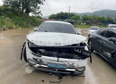 Photo 1 of 28: 2022 Hyundai IONIQ 5 — Korean insurance auction