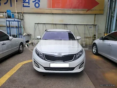 Photo 1 of 14: 2015 Kia K5, VIN KNAGN418BFA555285 — Korean insurance auction