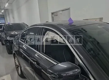 Photo 2 of 9: 2021 BMW 530i, VIN WBA71BH01MWW97495 — Korean insurance auction