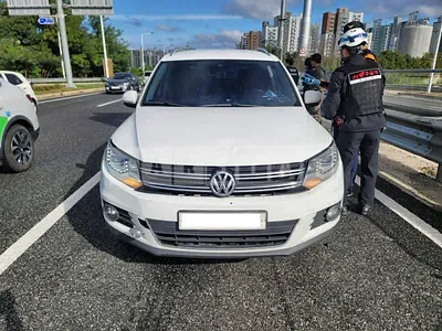 Photo 1 of 15: 2016 Volkswagen Tiguan 2.0 TDI Bm, VIN WVGZZZ5NZGW541918 — Korean insurance auction