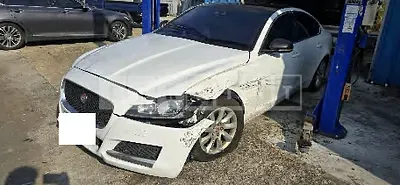 Photo 1 of 20: 2017 Jaguar XF 20d — Korean insurance auction