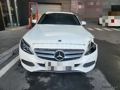 Photo 1 of 17: 2018 Mercedes-Benz C220 d — Korean insurance auction