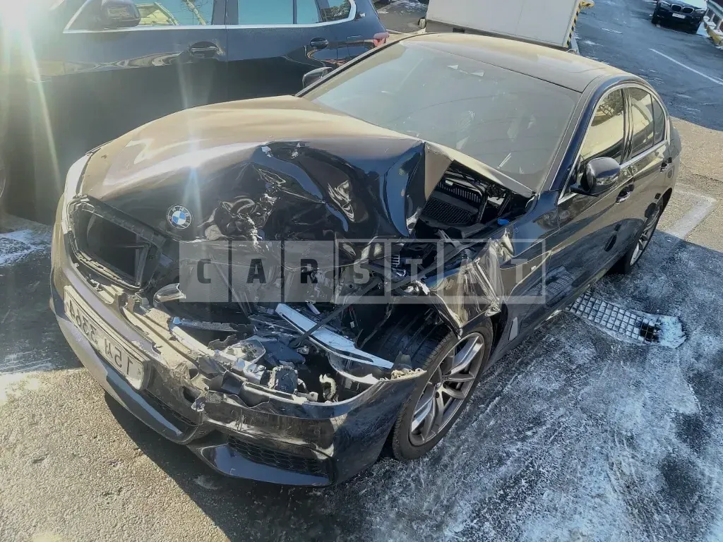 Photo 2 of 4: 2018 BMW 530i xDrive, VIN WBAJD9103JWC82533 — Korean insurance auction